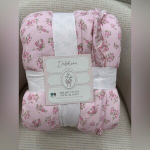Pink Floral Cotton Gauze Blanket